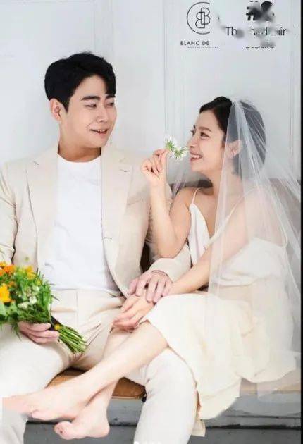快訊／才嫁富尪3年！32歲女歌手無預警「宣布離婚」　公司曝光「離婚官司內情」：是男方的錯
