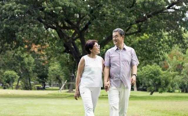 我只生一個兒子！過年想給他驚喜「直接跑到他家樓下」　打19通電話都沒接「上樓推開門」心碎了