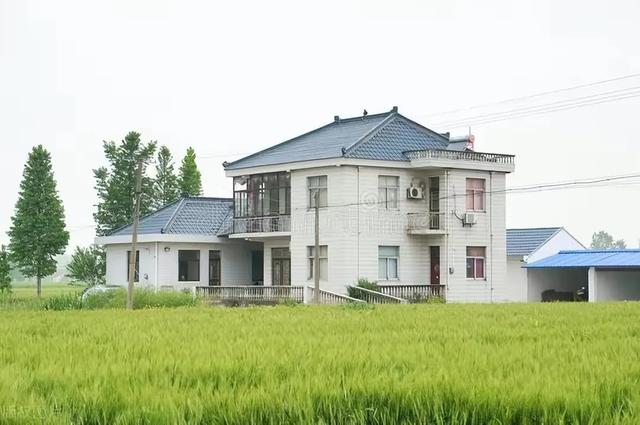 我只生一個兒子！過年想給他驚喜「直接跑到他家樓下」　打19通電話都沒接「上樓推開門」心碎了