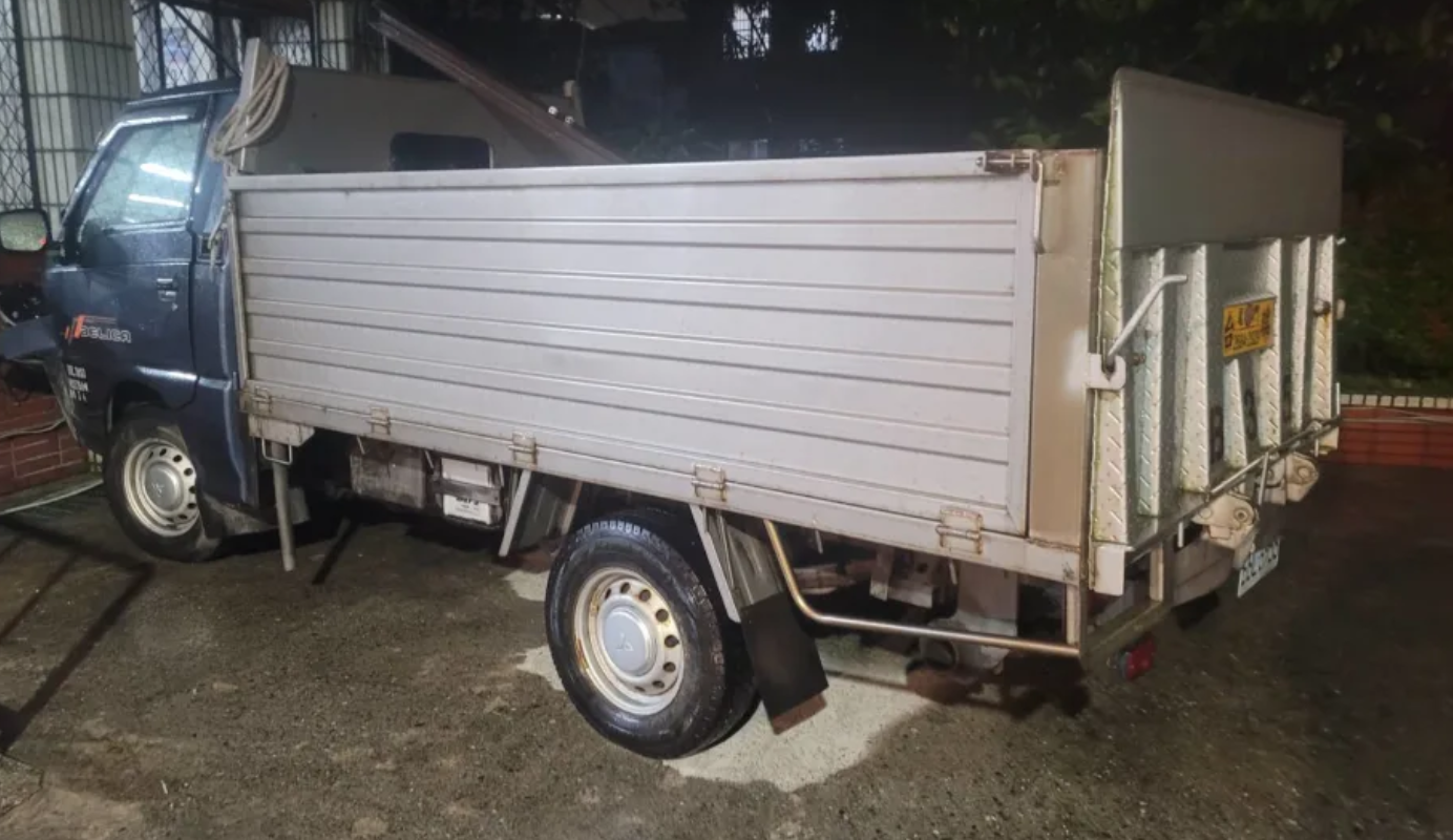 直衝派出所！基隆24歲警「遭貨車高速蓄意衝撞」完全躲不了　嫌犯「身分曝光」母崩潰：他穿內褲跑出門...