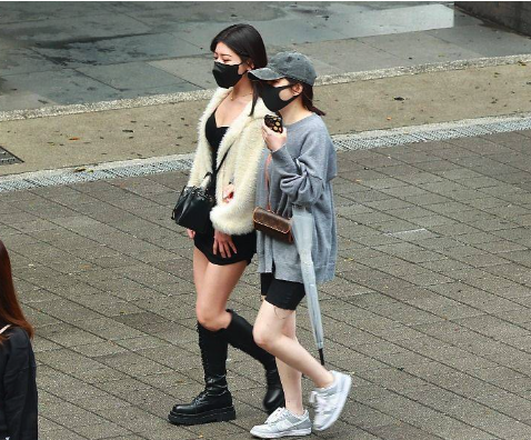 天氣回暖氣溫飆35度！氣象專家曝「下周又有冷氣團」　這天起「氣溫下探10度」冬衣別急著收