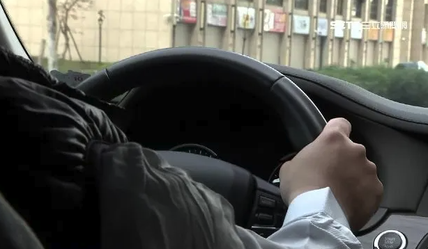 家庭一夕崩潰！一家五口4死「僅9歲童獨活」　喪禮上強忍淚水：「別再丟下我，好嗎？」