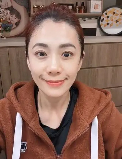 離婚纏訟5年！44歲女星「暫別演藝圈」鬆口：精神折磨　自嘲「前夫節目脫口懺悔」：真的偷吃了