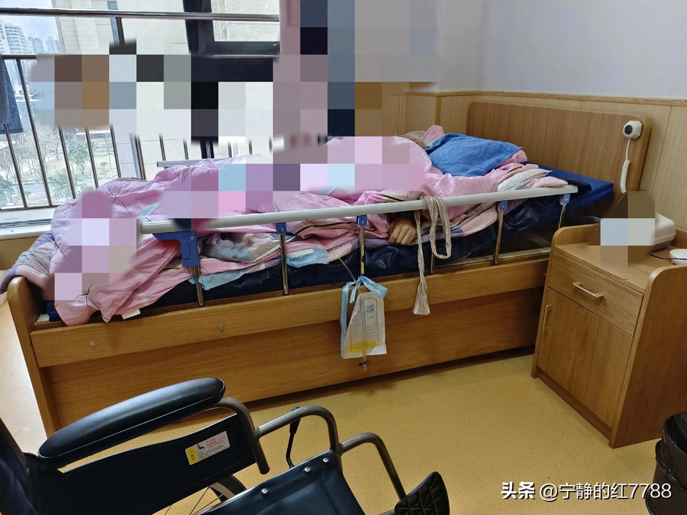 有3個親生兒女！83歲老人在養老院「連續3年過年沒人接回家」　照服員「現實的1句話」揭示晚年悲涼的原因