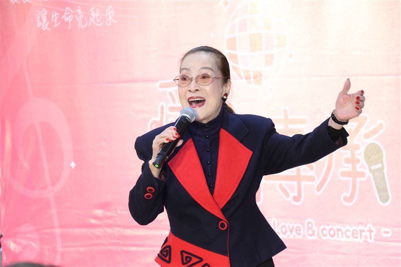 突半癱送醫！79歲資深女星「與兒子決裂」獨居出事　哽咽「遇貴人幫忙」曝近況：暴瘦10kg