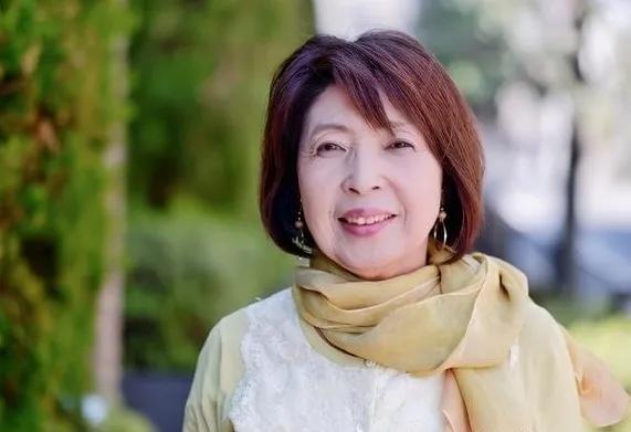 72歲母住女兒家養老7年，350萬都更補償金考驗親情，女婿真誠反應讓人動容