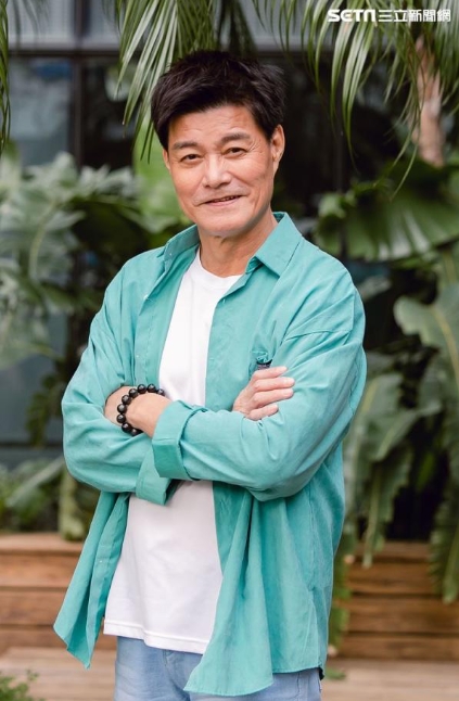 65歲八點檔男星「誤喝95%工業用酒精」恐失明　嘴巴全潰爛「狀況曝光」