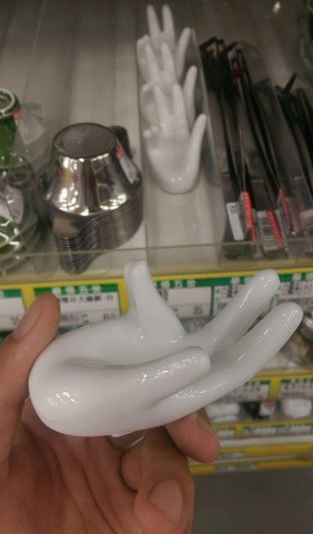 到底幹嘛用?賣場出現「神秘小手」手指微彎好奇怪 內行人「曝真實用途」:有夠實用