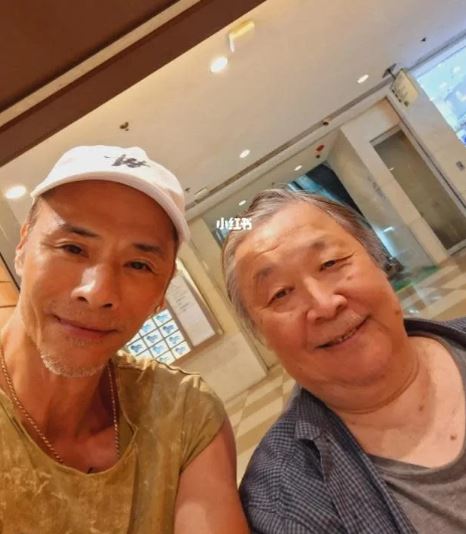 76歲老戲骨摔倒「緊急送醫」！獨居出事「4子女沒人願理」老友嘆：拜託來探望爸爸