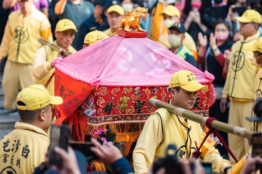60萬人見證神蹟！白沙屯媽祖「突然說話」影片曝光　信眾一聽感動哭：「慈悲的聲音...」