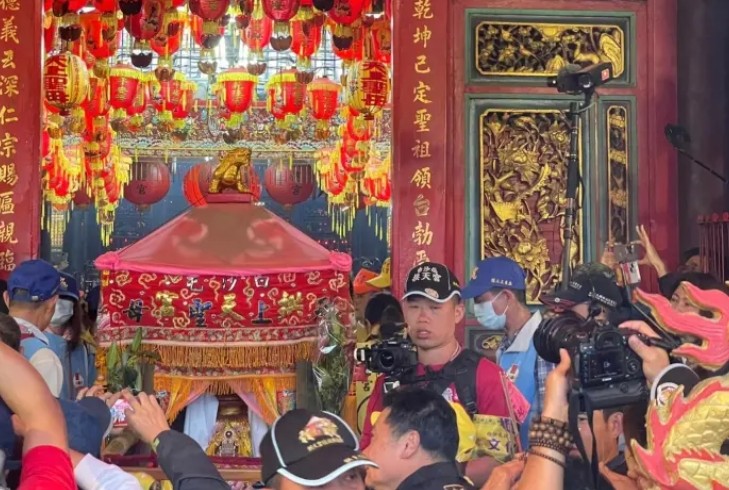 60萬人見證神蹟！白沙屯媽祖「突然說話」影片曝光　信眾一聽感動哭：「慈悲的聲音...」