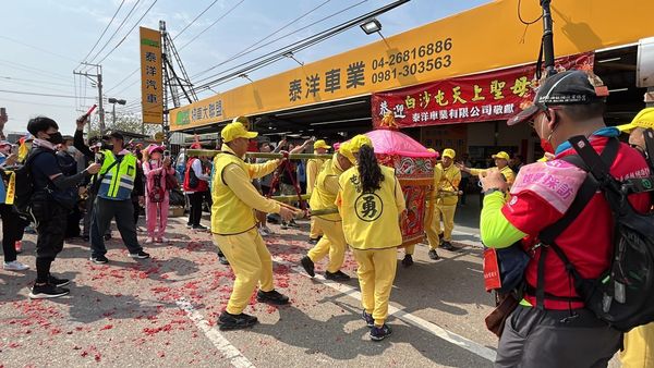 60萬人見證神蹟！白沙屯媽祖「突然說話」影片曝光　信眾一聽感動哭：「慈悲的聲音...」