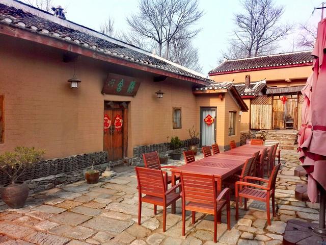 婆婆過生日喜歡請客！但都是我「辛苦做兩桌飯菜」今年就不回去了　想不到老公回家時「給我帶了1樣東西」太意外了