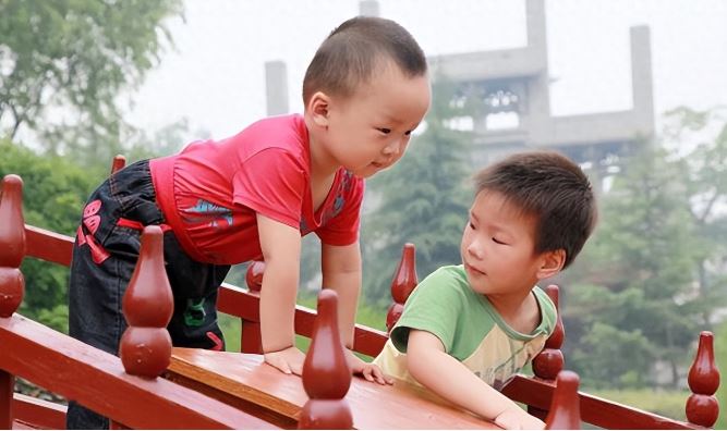 「前妻無法生育」我果斷離婚！再婚後「兒子2歲生日」前妻竟送來一封信...