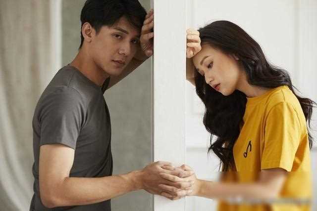 我​有2套房3萬退休金！兒子「讓我過戶1套給他」做婚房　我不同意「導致他和女友分手」該怎麼辦