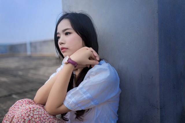 女同事被開除當天「打掃完辦公室才離開」!隔天「她卻接到老闆的電話」瞬間嚇到了