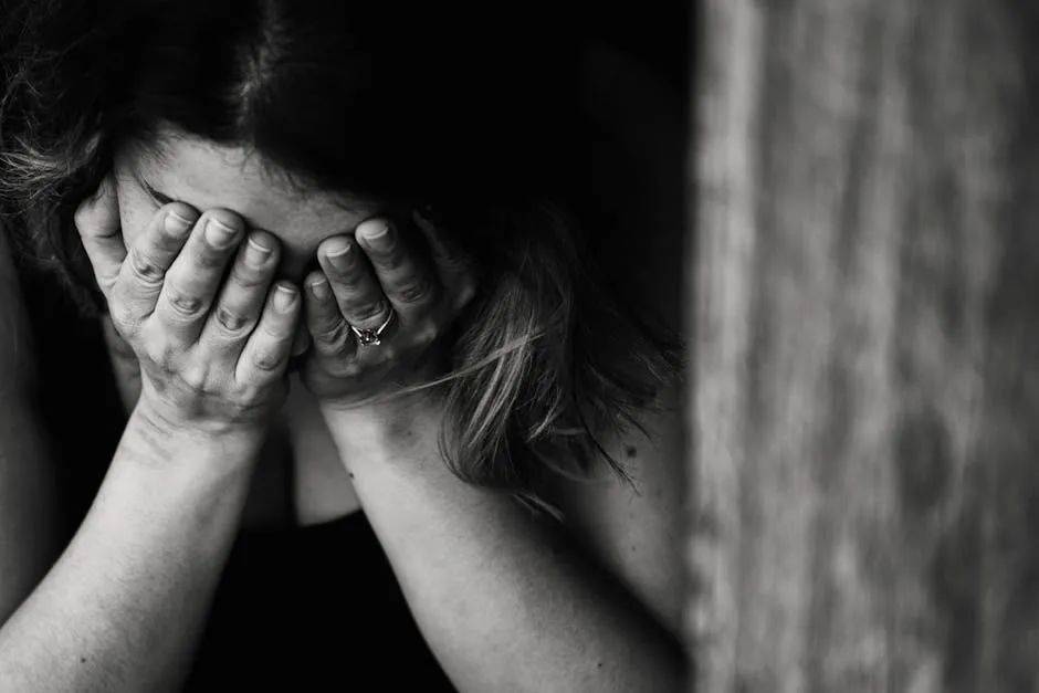 病重的時候前夫「送來150萬」我寧死不要，看他手裡的佛像：我瞬間悔恨羞愧 