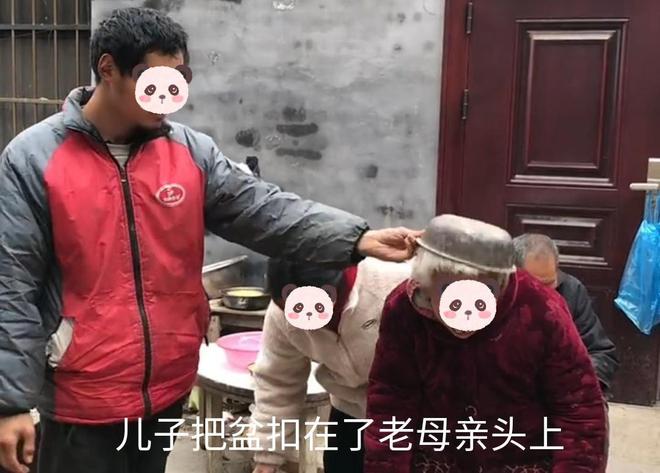 老母親「養殘疾兒30年」崩潰到大吼大叫！他在旁不知憂愁「1舉動讓全網嘆息」...