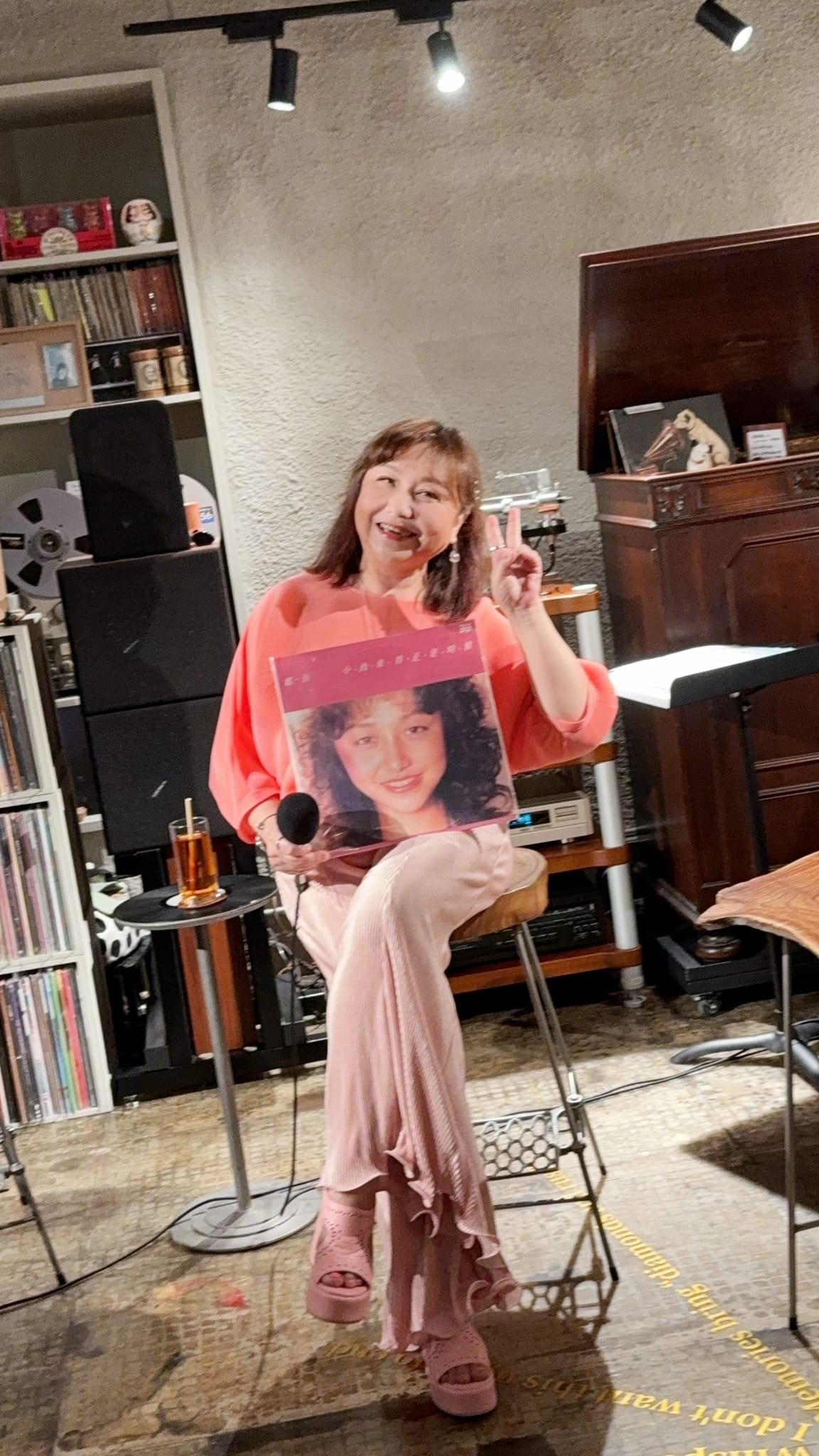 60歲大咖離世！張清芳、黃韻玲「陽明山送最後一程」　「雨中告別摯友」畫面曝光