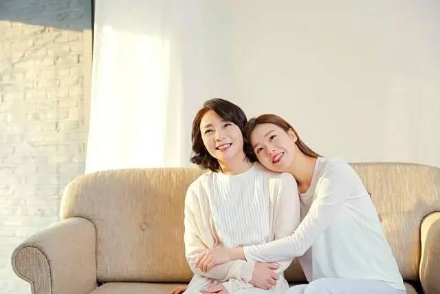 替大姑打工！「我薪水只有8千」別人工資1萬　3年後辭職「她突然攔住我」