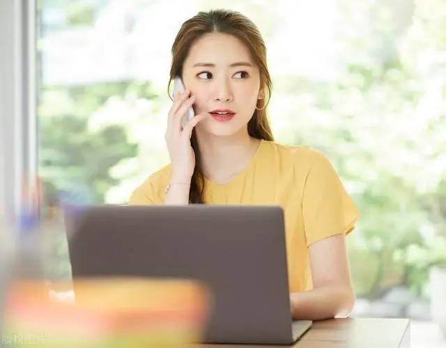 替大姑打工！「我薪水只有8千」別人工資1萬　3年後辭職「她突然攔住我」