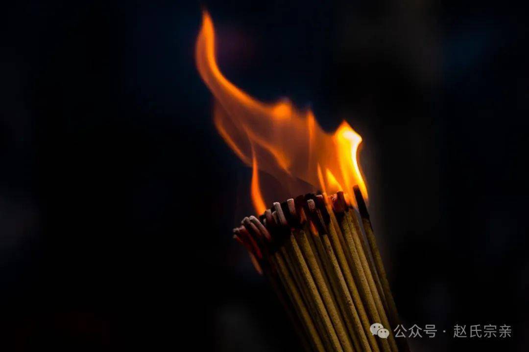 俗語：「燒香不許兩願，拜佛不要三求」！注意這些：福報自然來 