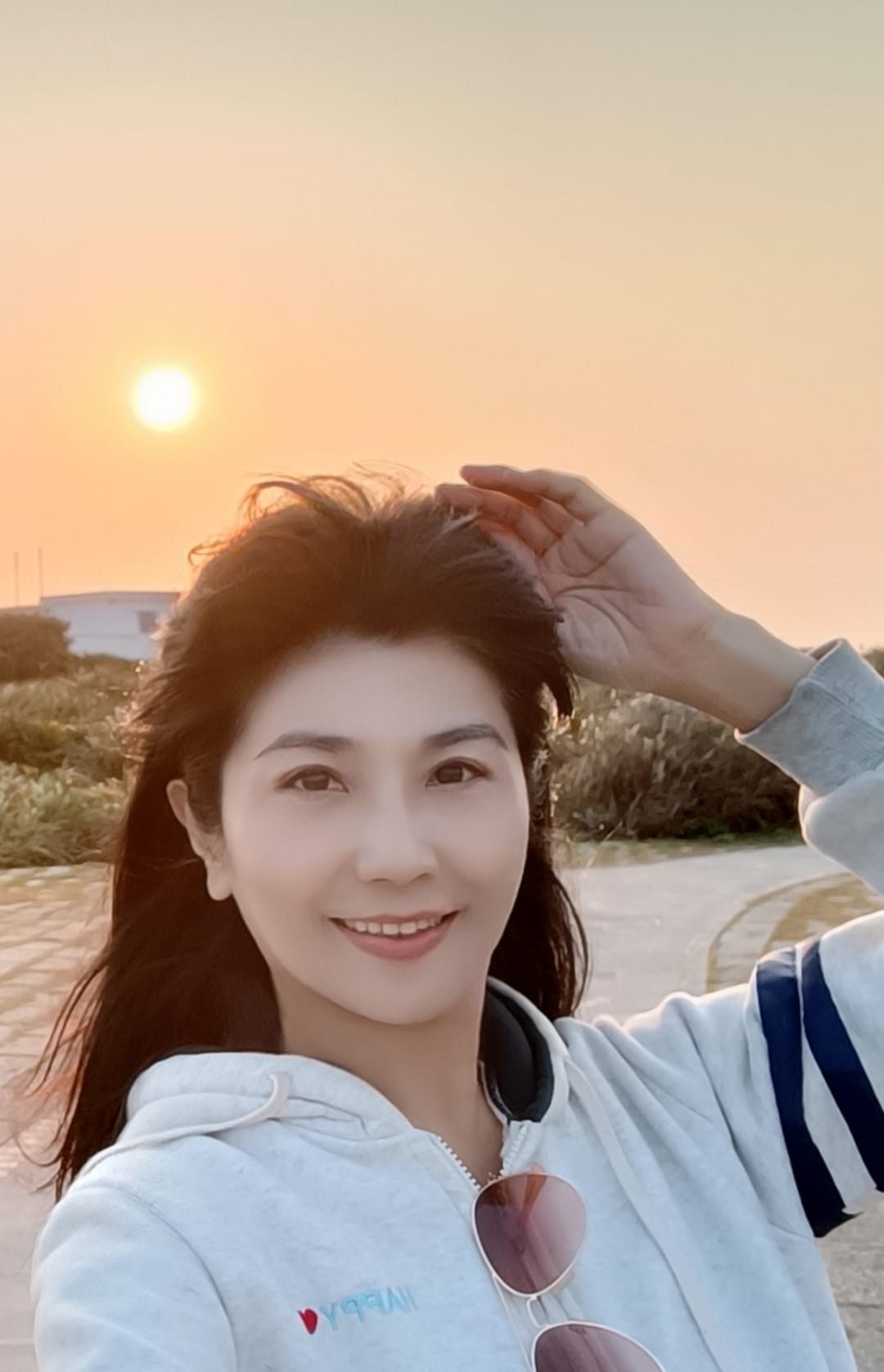 當單親媽15年！55歲玉女嗨拋喜訊「今年雙喜臨門」　「要當年輕嬤」：半夜都偷笑