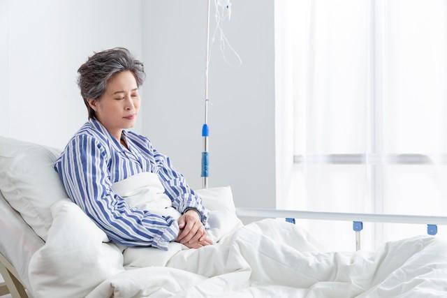 62歲每月退休金有2萬5！退休後「每天伺候一家大小三餐」　生病住院「老伴打來第一句話」她想離婚了