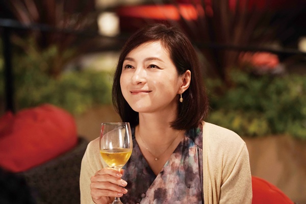 退休去踏青！偶遇當年拋棄「我的未婚妻」　「眼前畫面不敢相信」她主動搭話