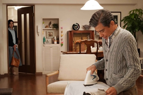 退休去踏青！偶遇當年拋棄「我的未婚妻」　「眼前畫面不敢相信」她主動搭話
