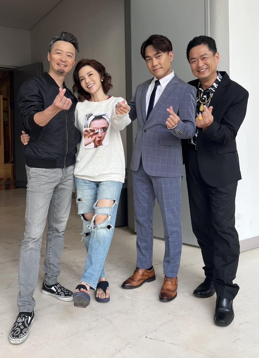 《五燈獎》最美主持「攜189公分帥兒露面」！認已摘除子宮「向演員尪交代後事」像活死人...