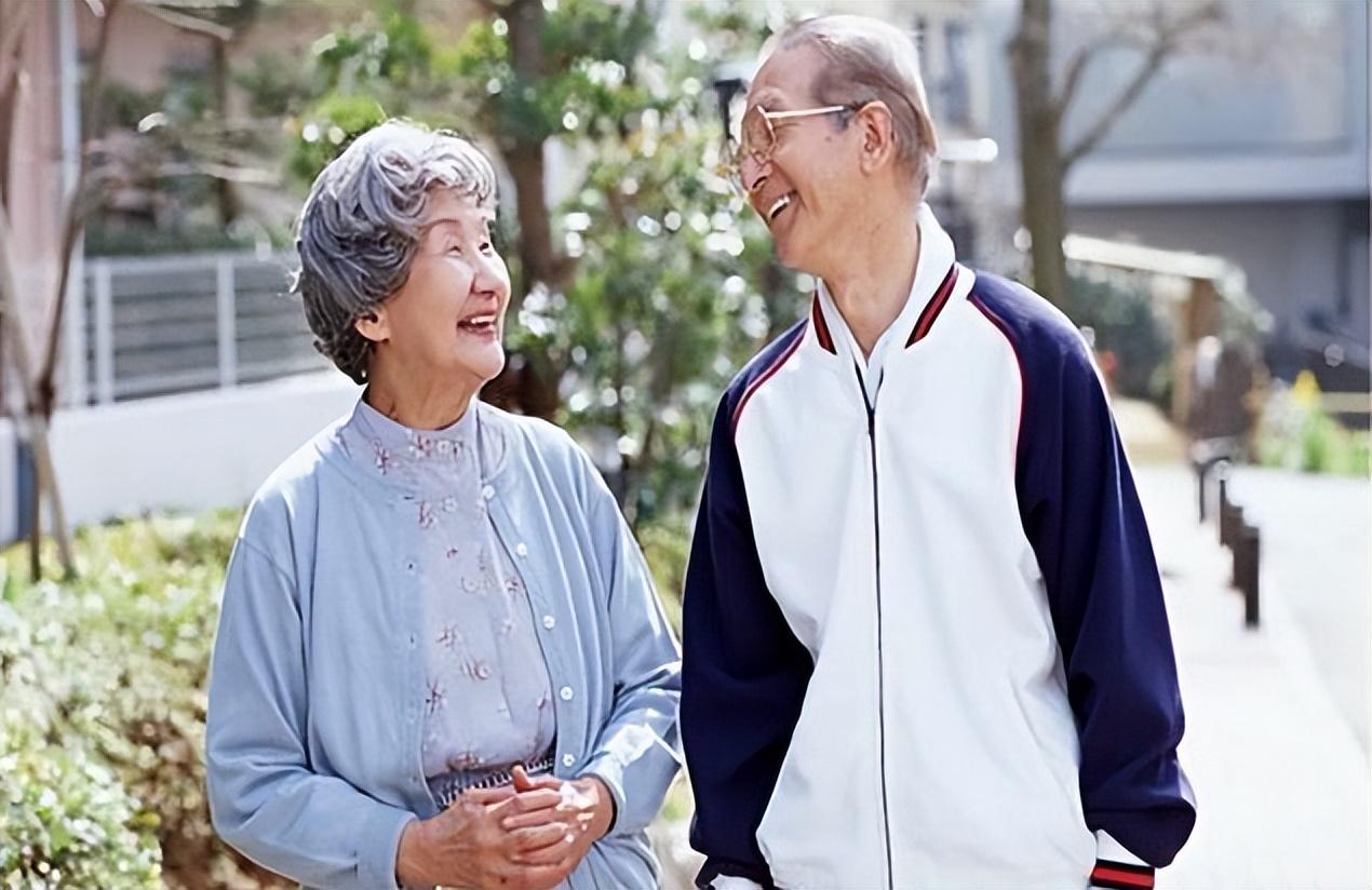 才大學畢業！母親逼我娶「大3歲鄰居姐姐」　如今6年過去「我淚謝媽媽」...