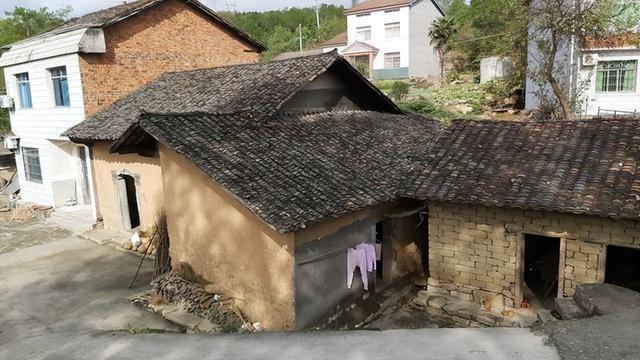大姊遠嫁給有錢人！父親去世時「大姊不肯來喪禮」　失聯多年後她過世「我才發現大姊的真實目的」