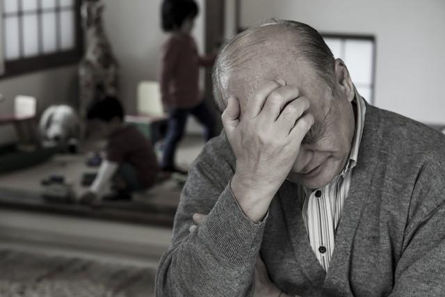 大姊遠嫁給有錢人！父親去世時「大姊不肯來喪禮」　失聯多年後她過世「我才發現大姊的真實目的」