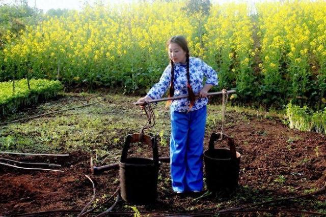 大姊遠嫁給有錢人！父親去世時「大姊不肯來喪禮」　失聯多年後她過世「我才發現大姊的真實目的」