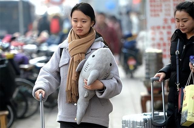 大姊遠嫁給有錢人！父親去世時「大姊不肯來喪禮」　失聯多年後她過世「我才發現大姊的真實目的」