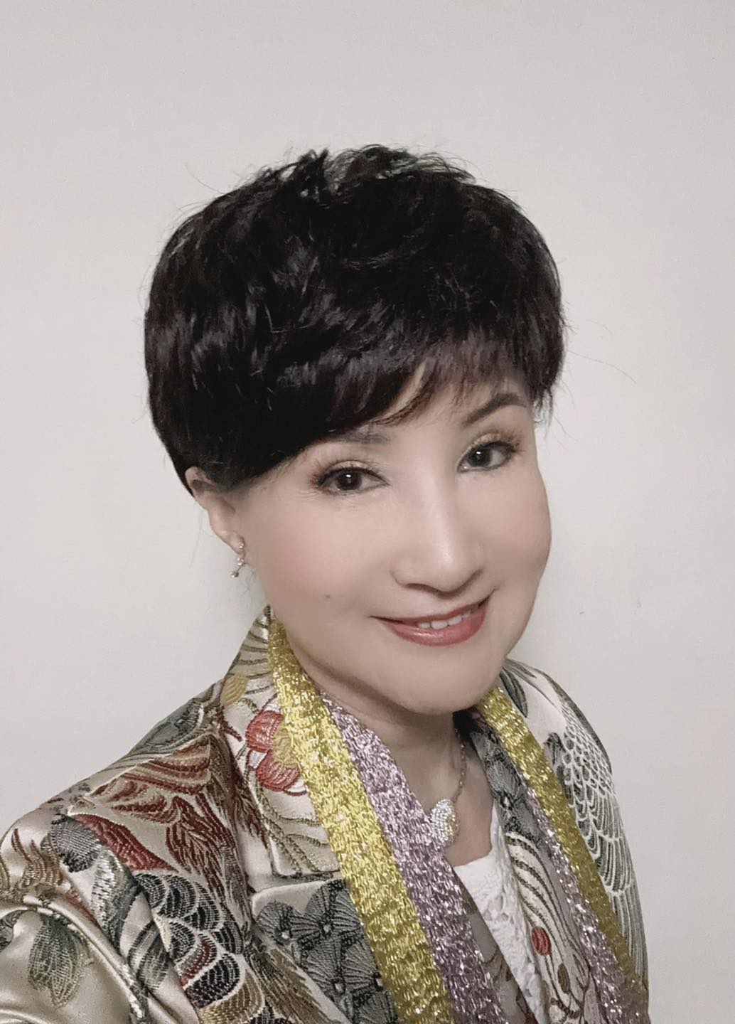 被封人間國寶！歌仔戲女星「罕露面大秀技藝」英姿颯爽　「一開口驚豔全場」白冰冰感動發聲