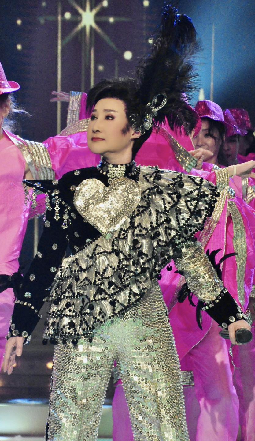 被封人間國寶！歌仔戲女星「罕露面大秀技藝」英姿颯爽　「一開口驚豔全場」白冰冰感動發聲