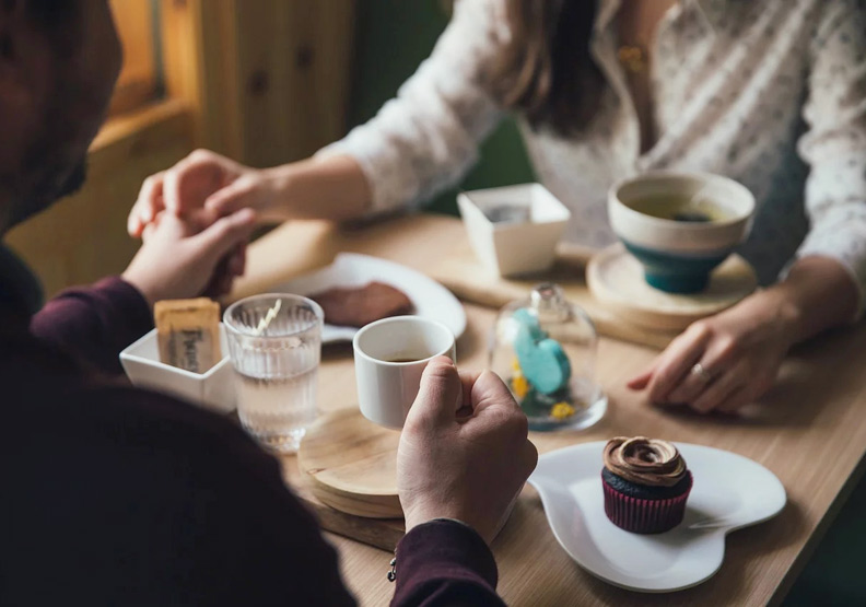 我剛辦完離婚「前夫就轉給我500萬」　他低聲告訴我一件事「瞬間我癱坐在地」