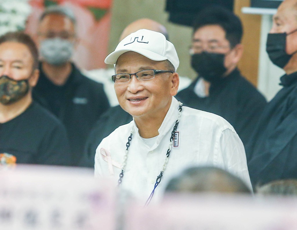 演藝圈大咖「自爆淨身出戶」結了3次婚！愧對前妻喊「是我辜負好女人」現任老婆曝光...