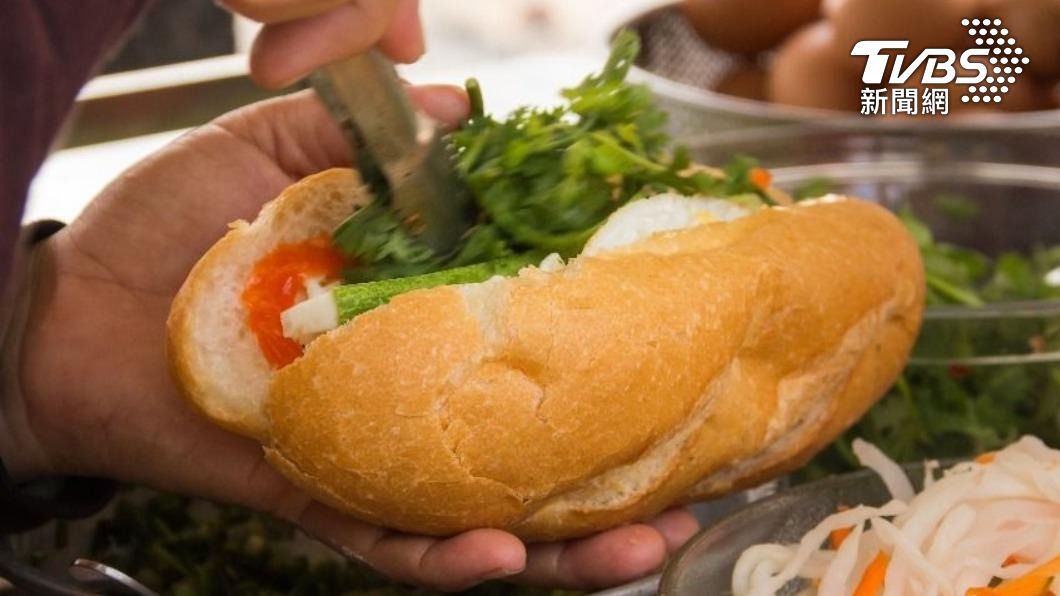 大規模食物中毒！麵包店驚傳「近500人上吐下瀉」緊急送醫　11例重症「最小才6歲」現況曝光