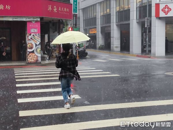 好天氣沒了！雷雨範圍擴大「3縣市慎防劇烈雨勢」　大雨連降數日「轉晴時間點曝光」