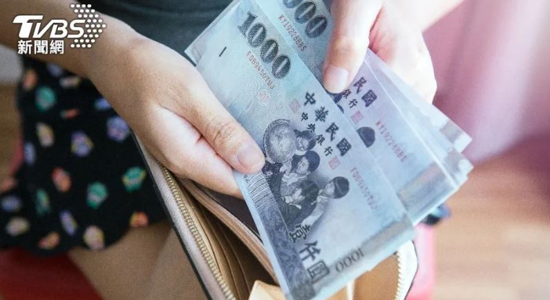 自己人才保險？阿嬤手術後「他們付錢請弟妹」看護照顧　結局超傻眼「網酸不如請外人」