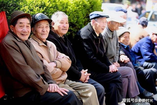 邁入50歲後！這三種「飯局」就別參加　多半是虛情假意