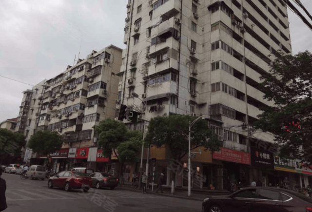 女兒賺超多！父親威脅女兒「你不出錢給弟弟買房我就絕食」　3天後「來到女兒家」打開門全家崩潰