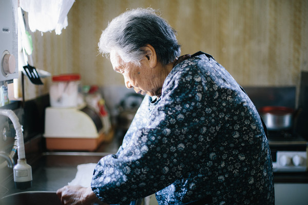 42歲住家裡！他被父母「討6千孝親費」氣喊：薪水才3萬　「網全勸一招」反酸爆