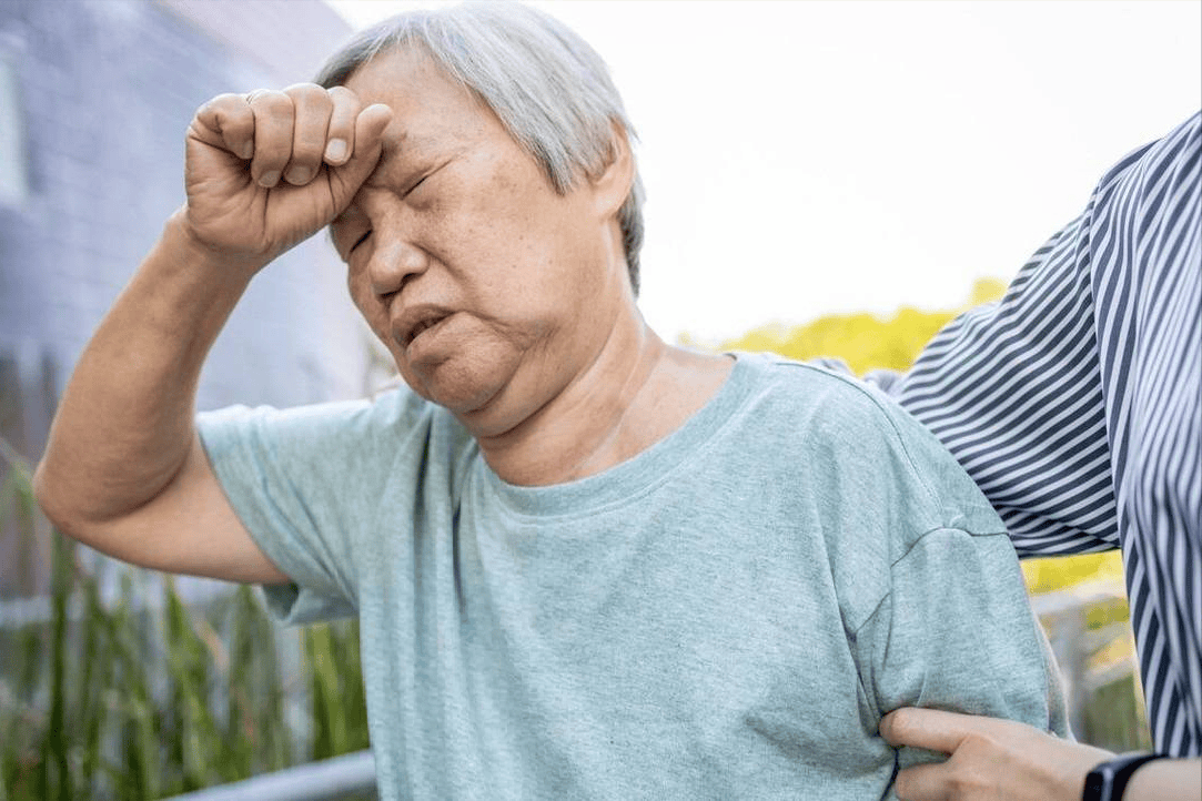 48歲阿姨「洗澡後腦梗」3小時送命！醫忠告：洗澡時「2件事多注意」...