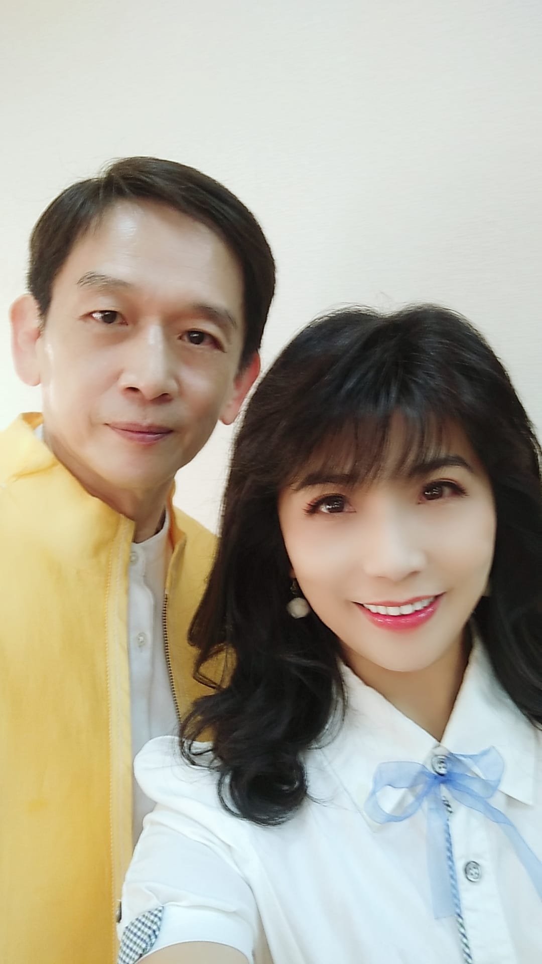 媽媽是玉女歌手！最帥星二代驚傳「雙喜臨門好消息」　「遺傳深邃五官」母子同框曝
