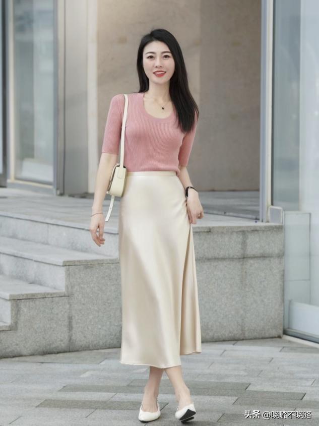 今夏最舒適穿搭！「裙子+它」好看顯瘦　適合30~55歲女人：優雅又時髦