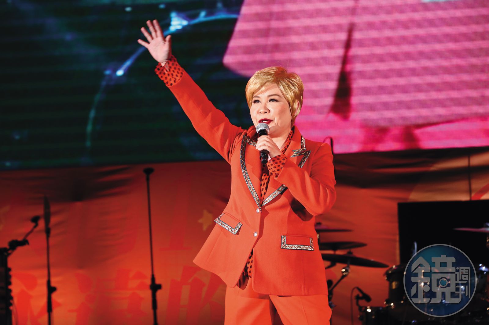 62歲黃小琥驚傳「暴怒翻臉經紀人」！知情人曝「住處遭到衝康」：整個人都變了